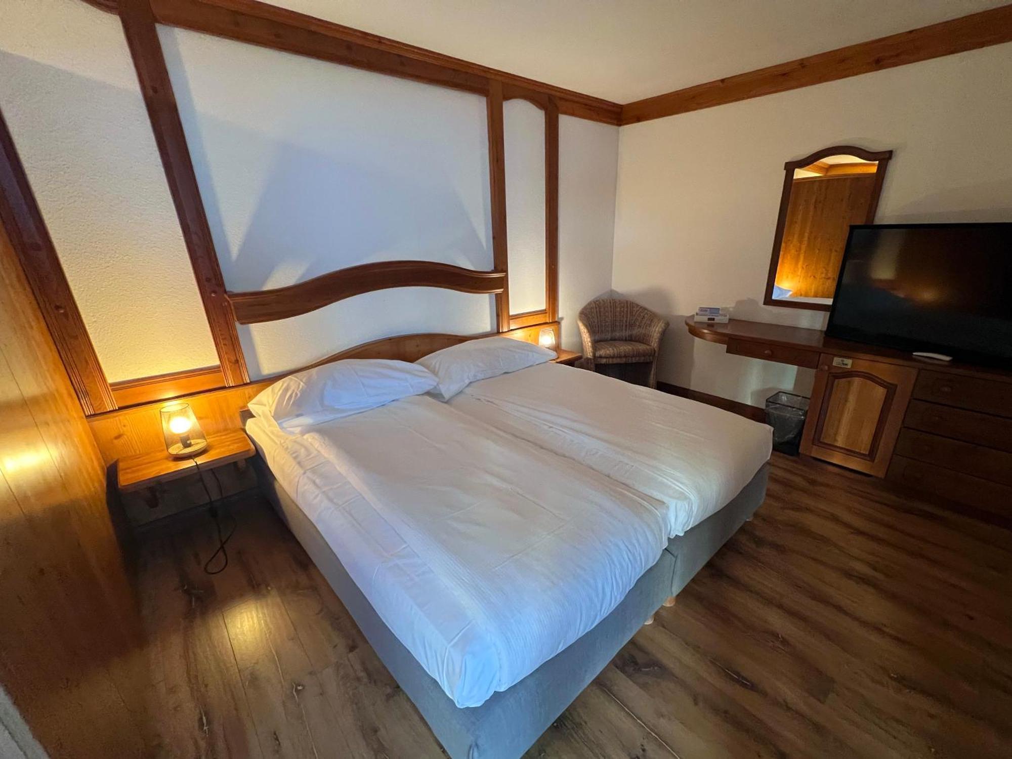 Hotel Chalet Royal Везонна Екстер'єр фото