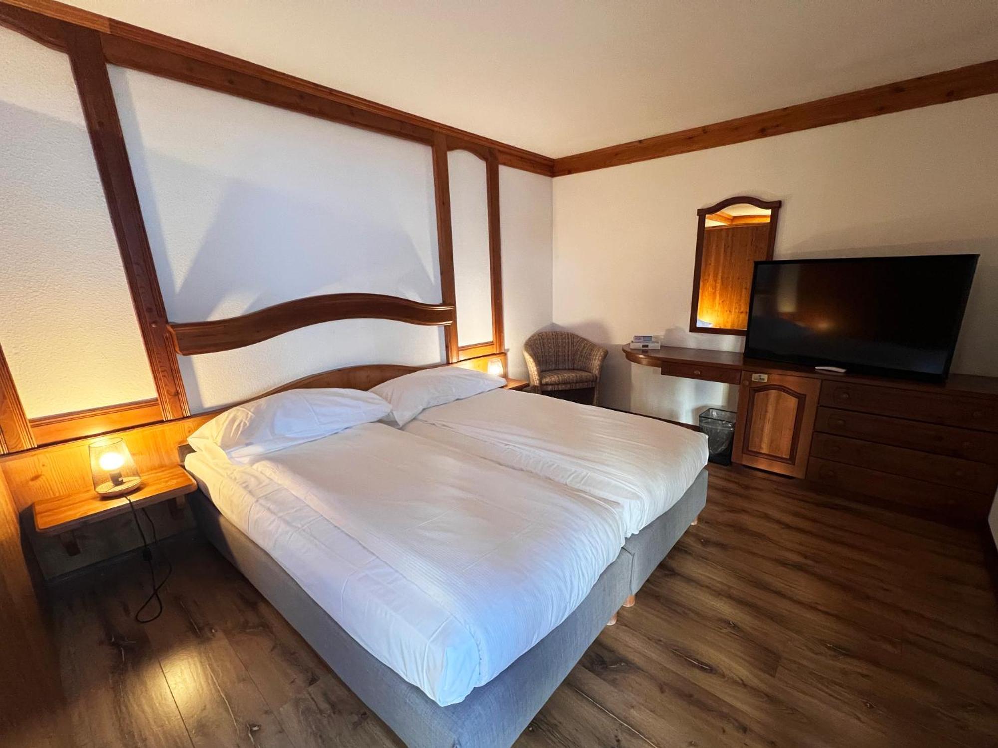Hotel Chalet Royal Везонна Екстер'єр фото